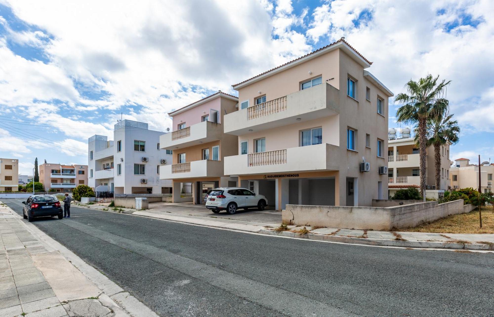 Beautiful 2 Bed Apartment In Paphos Cyprus Eksteriør billede
