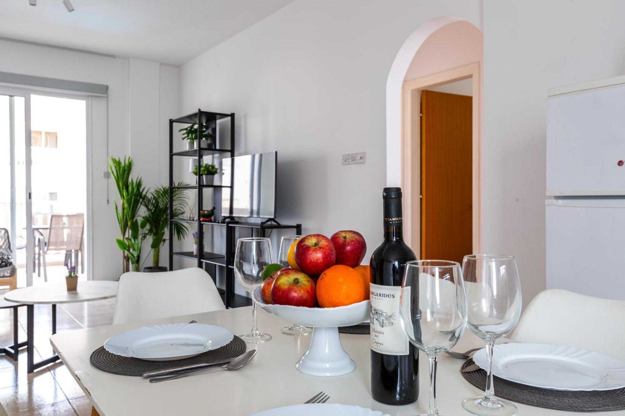 Beautiful 2 Bed Apartment In Paphos Cyprus Eksteriør billede