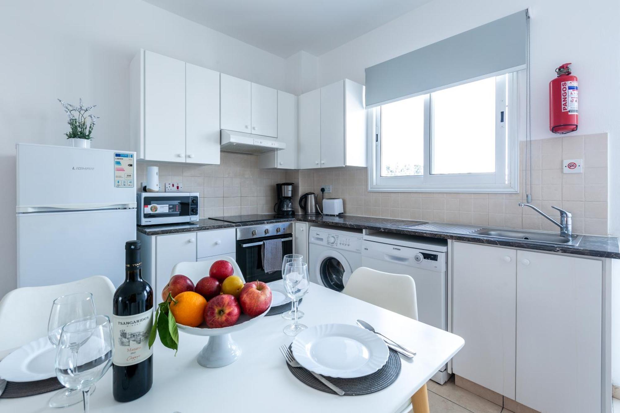 Beautiful 2 Bed Apartment In Paphos Cyprus Eksteriør billede