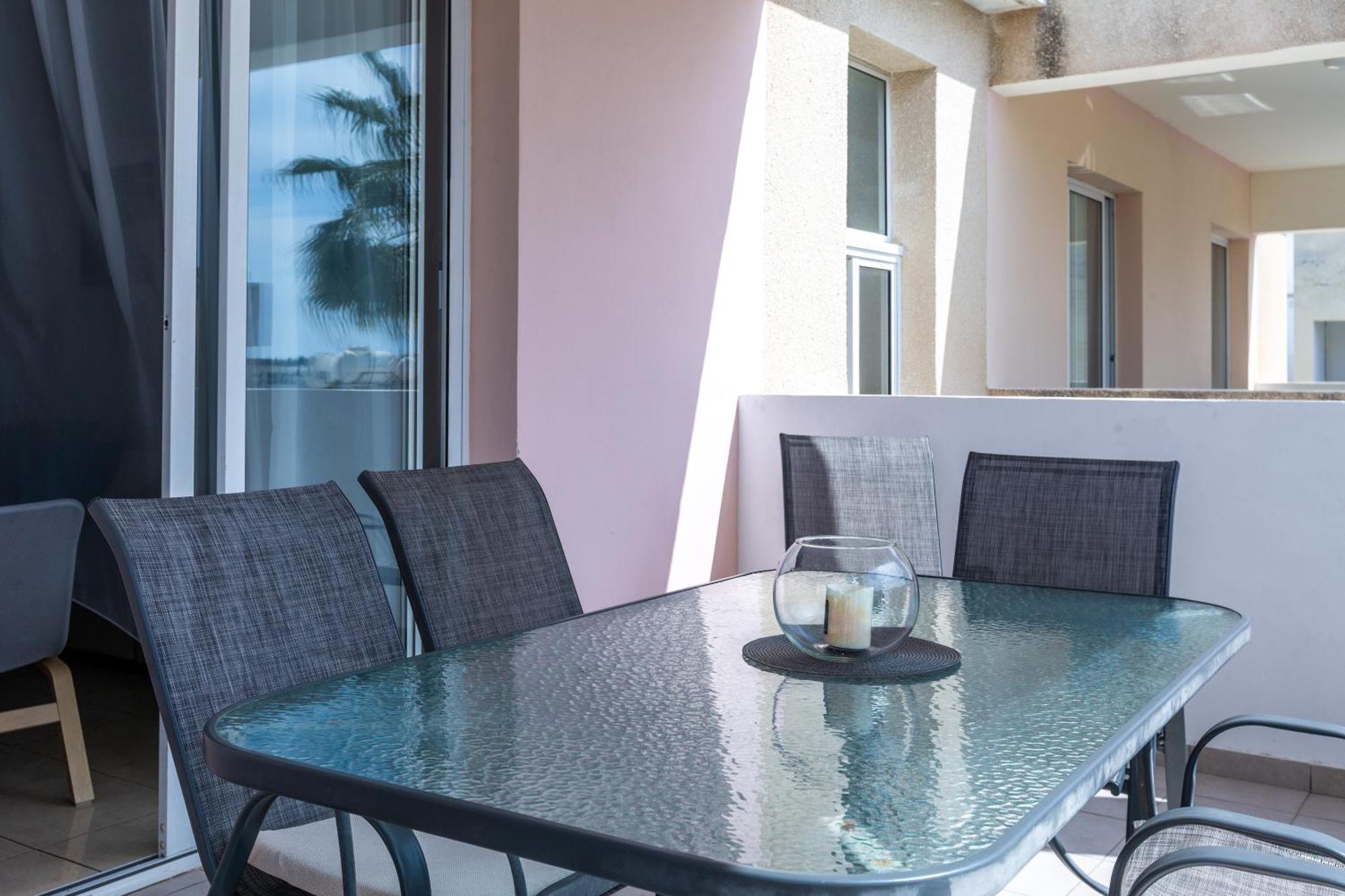 Beautiful 2 Bed Apartment In Paphos Cyprus Eksteriør billede
